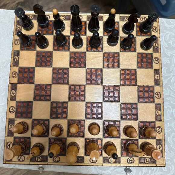 Chess Set With Hinged Carved Wooden Box - Picture 4 of 10